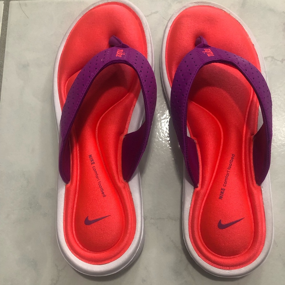 Nike comfort footbed flip flop size 8